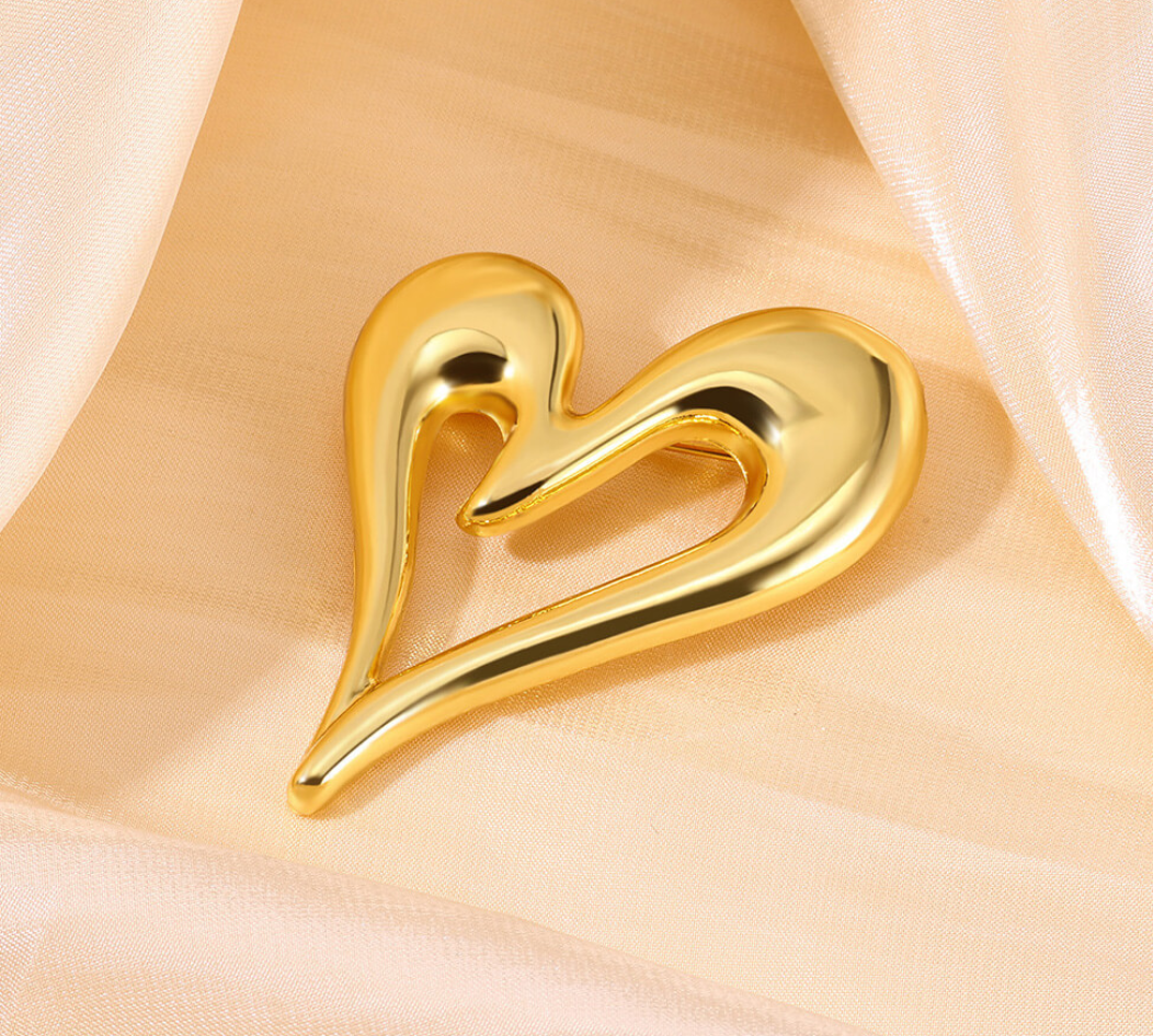 Golden Heart Flow Statement Ring
