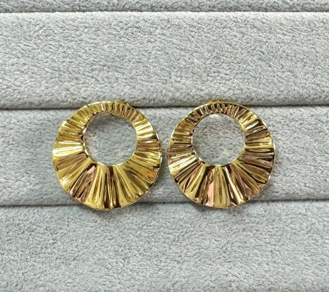 Sunburst Gold Hollow Statement Earrings – Bold & Radiant
