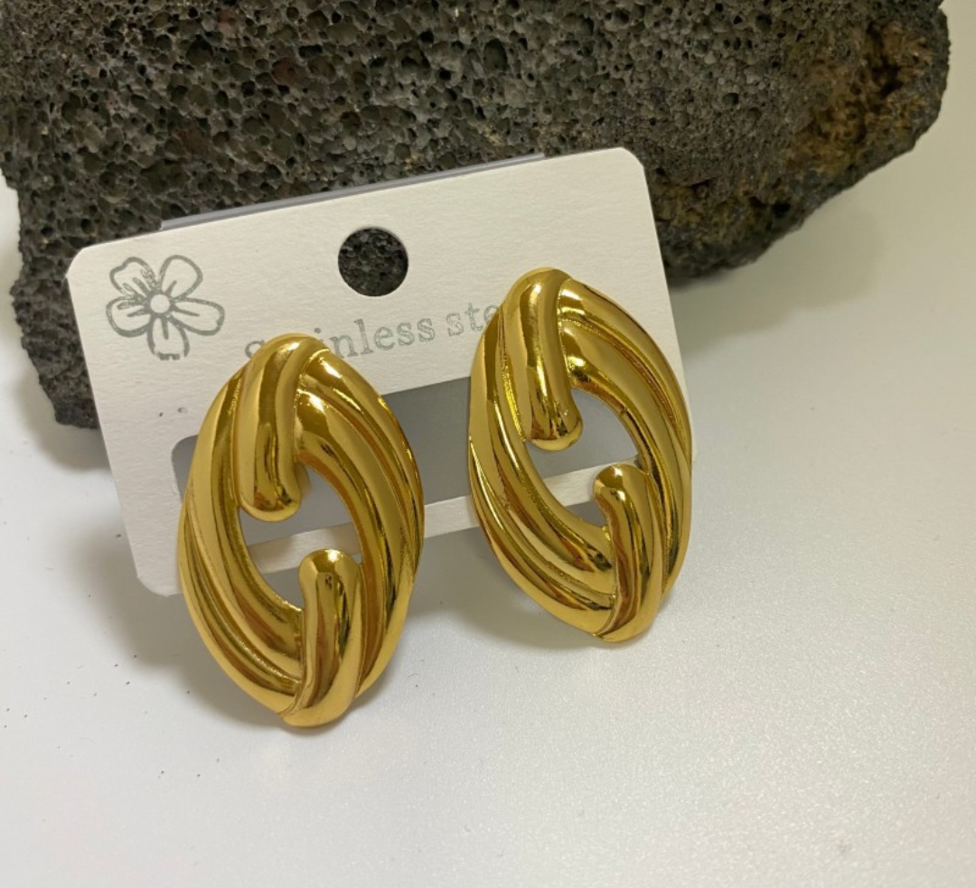 Liquid Sculpt Oval Earrings