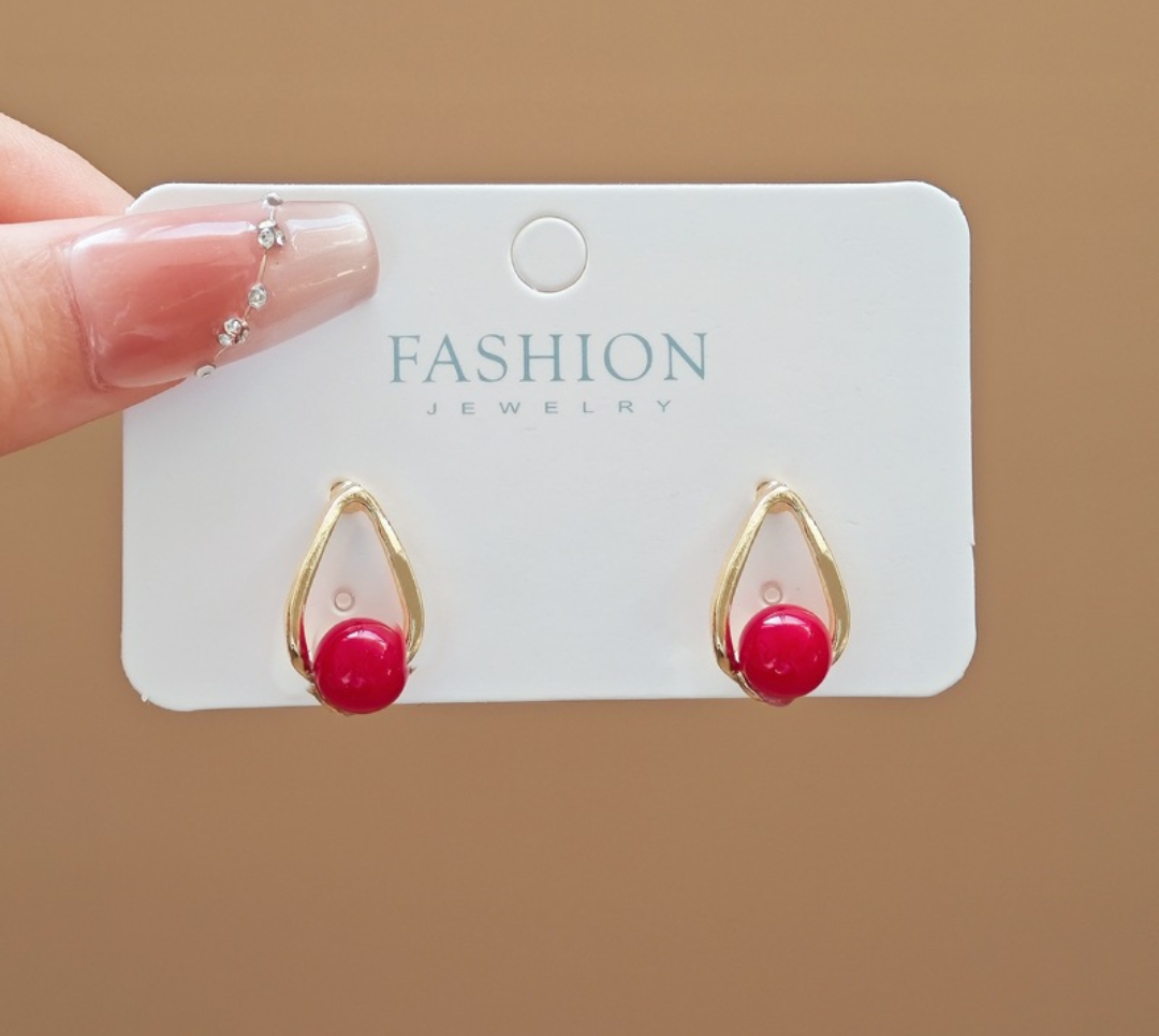 Minimalist Teardrop Pearl Stud Earrings