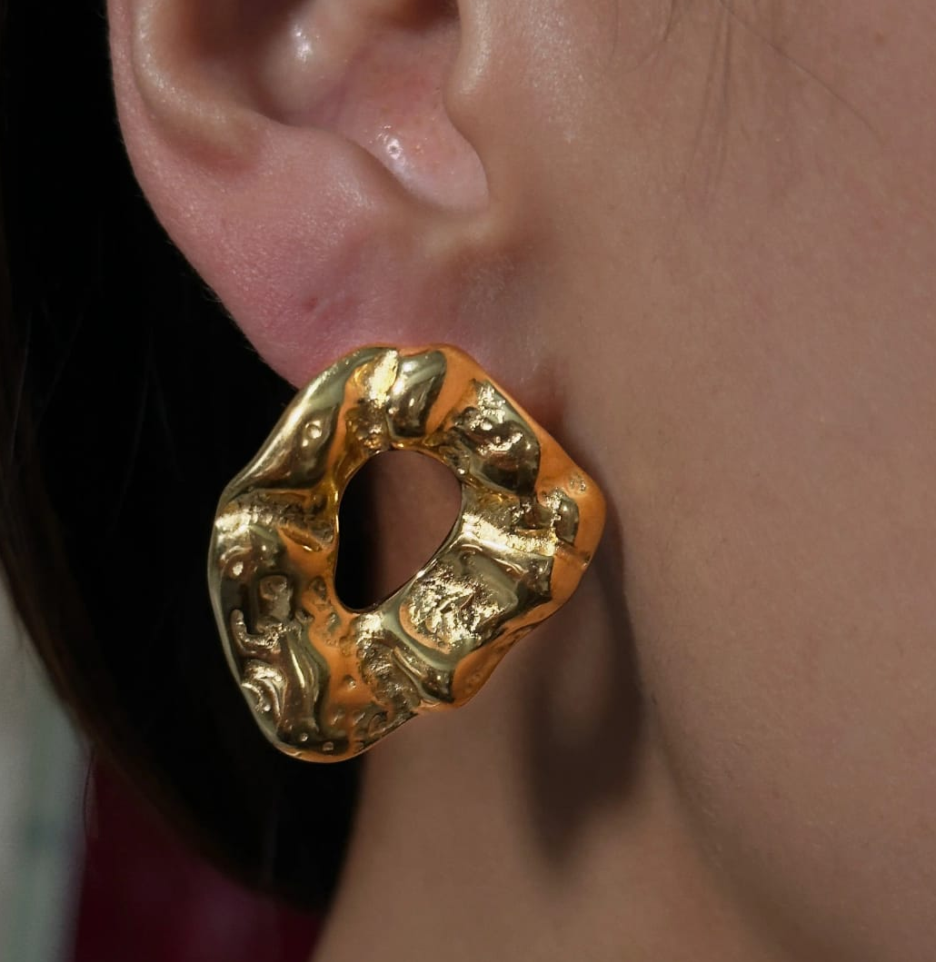 Organic Gold Loop Statement Earrings – Sculptural Chic