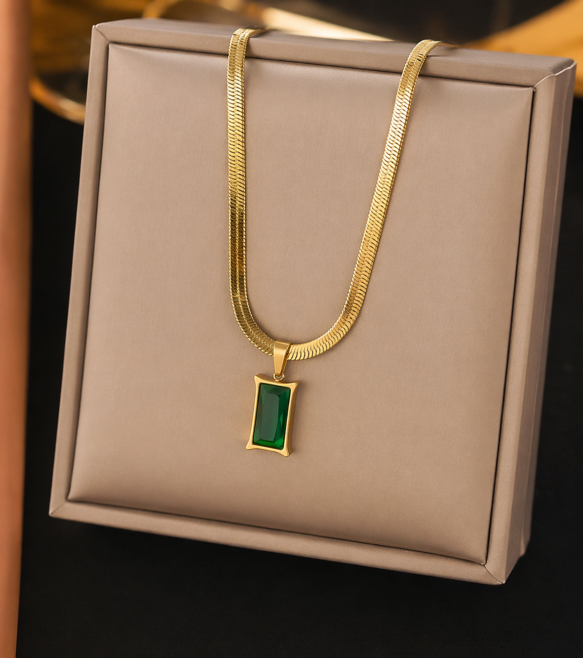Emerald Luxe Pendant Necklace