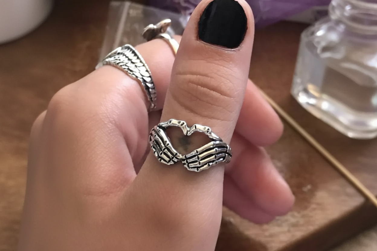 Skeleton Heart Ring 💀🖤