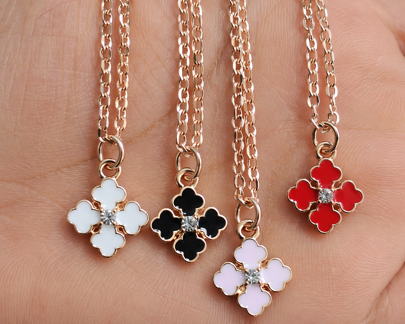 Chic Clover Charm Pendant Necklace