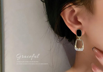Black & Gold Geometric Drop Earrings – Chic Minimal Glam