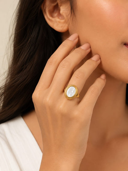 Pearl Oval Statement Ring – Elegant Fashion Ring for Women