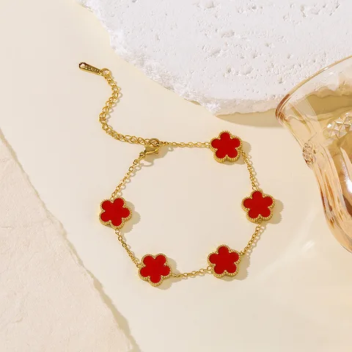 Red Clover Charm Bracelet – Elegant Gold-Tone Floral Link Bracelet for Women