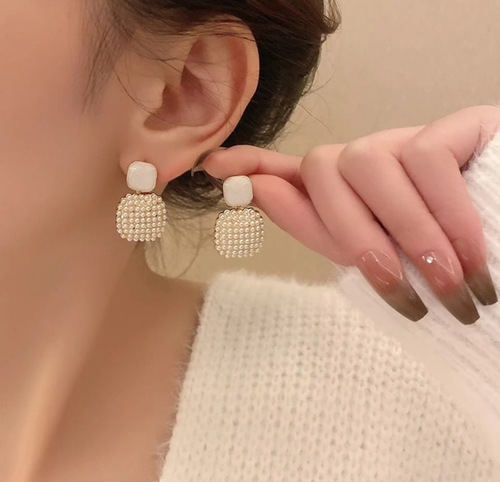 Chic Pearl Cluster Square Drop Earrings