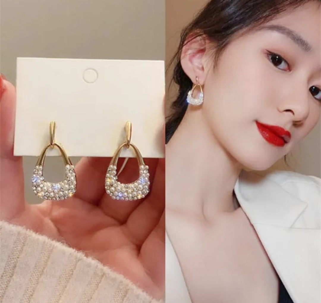 ✨ Pearl & Crystal Drop Earrings – Soft Luxury Elegance