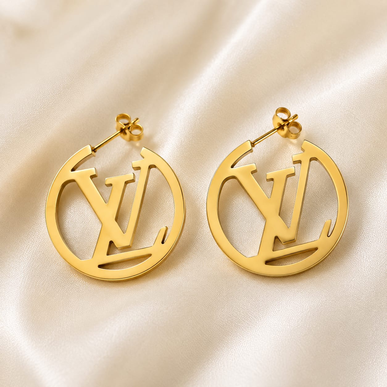 Gold-Tone Round Logo Statement Stud Earrings – Elegant Fashion Earrings for Women