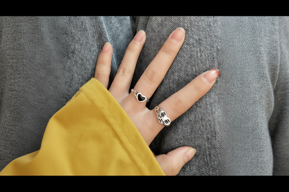 Trendy Heart & Pattern Ring Set 🖤✨