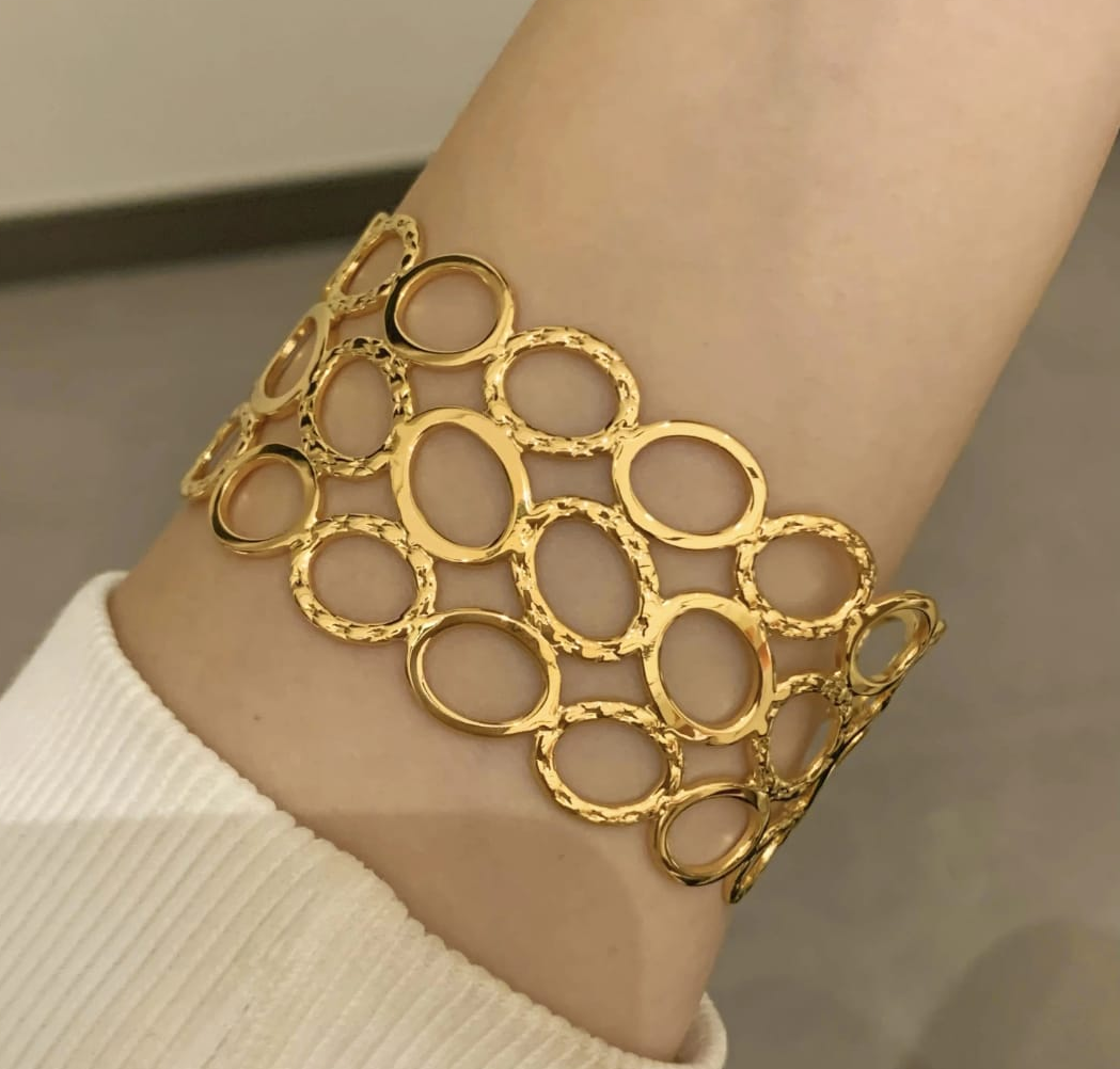 Geometric Circle Link Gold Cuff Bracelet
