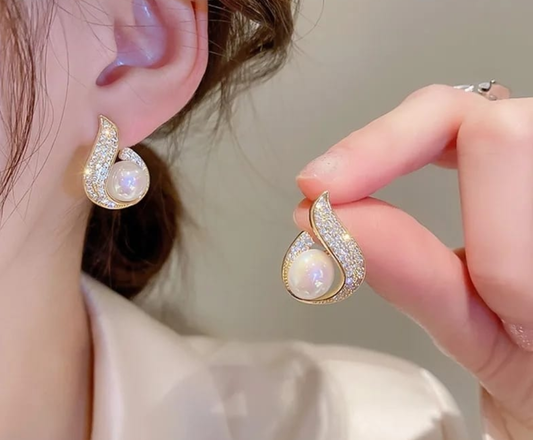 Elegant Pearl Swirl Crystal Stud Earrings