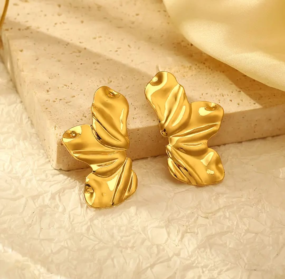 Molten Gold Statement Studd