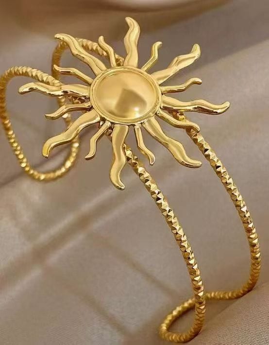 Sunburst Statement Armlet – Gold Tone Adjustable Upper Arm Cuff