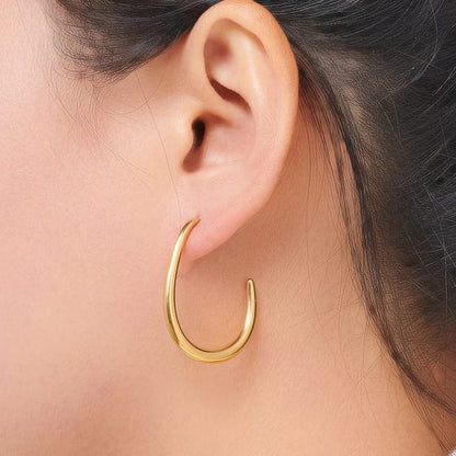 Gold Oval Hoop Earrings – Minimalist Polished Statement Earrings for Women