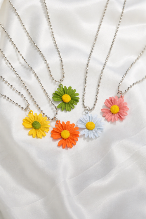 Colorful Daisy Pendant Necklaces – Fresh & Trendy Style
