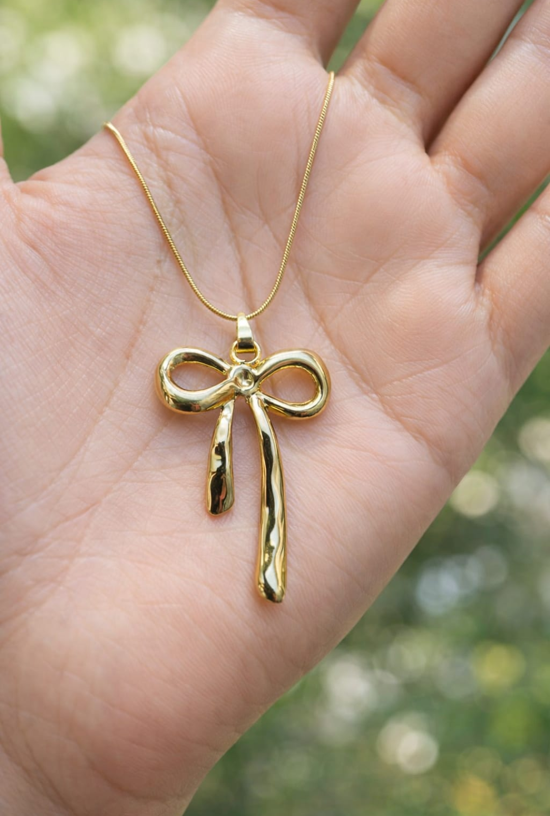Elegant Bow Pendant Necklace