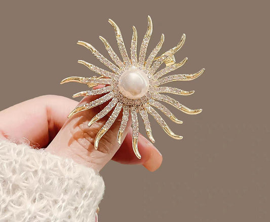 Pearl Sunburst Brooch ✨