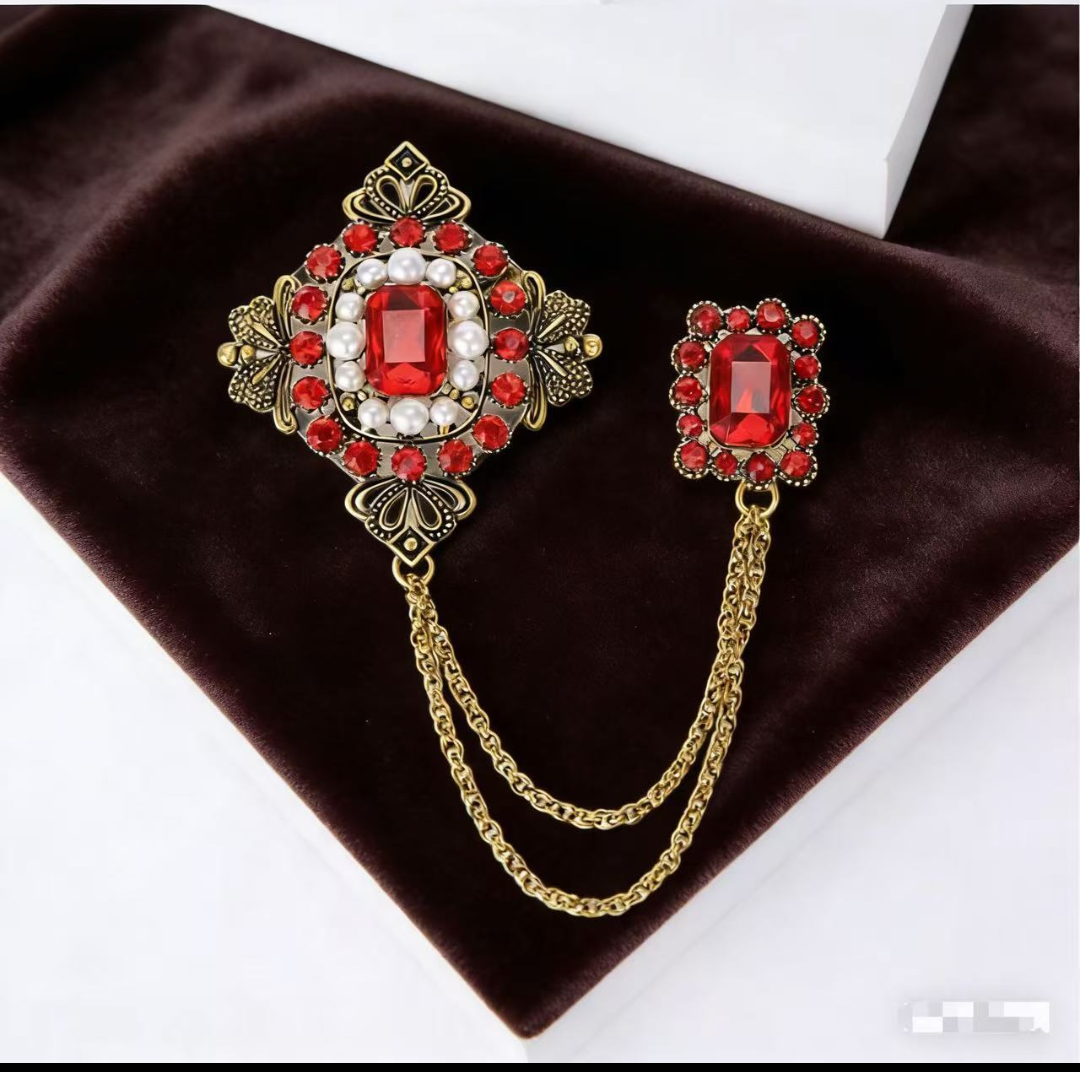 Royal Heritage Double Chain Brooch