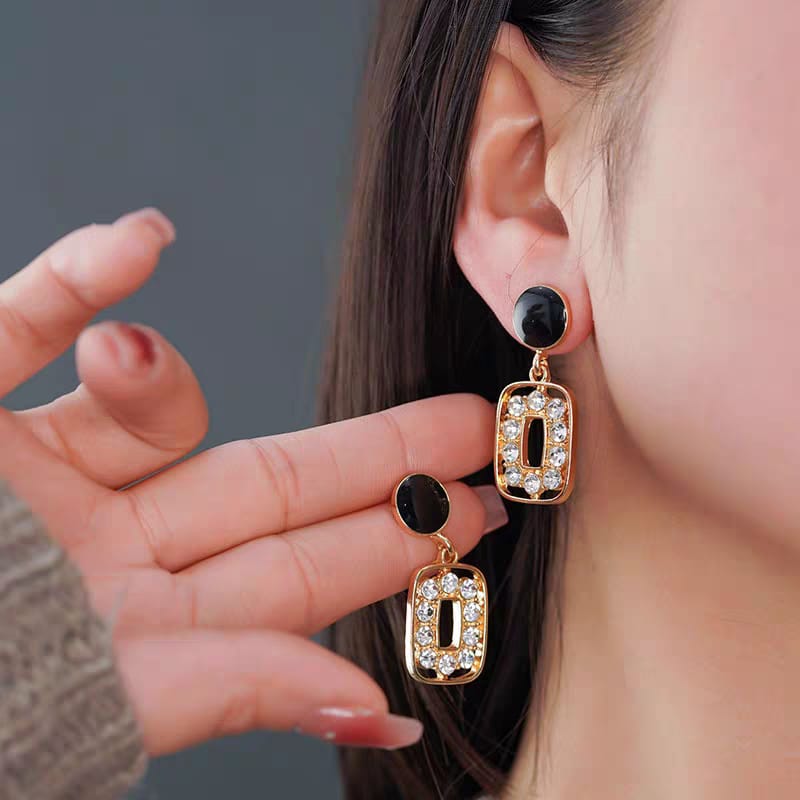 Black & Gold Rhinestone Drop Earrings – Elegant Statement Earrings for Women