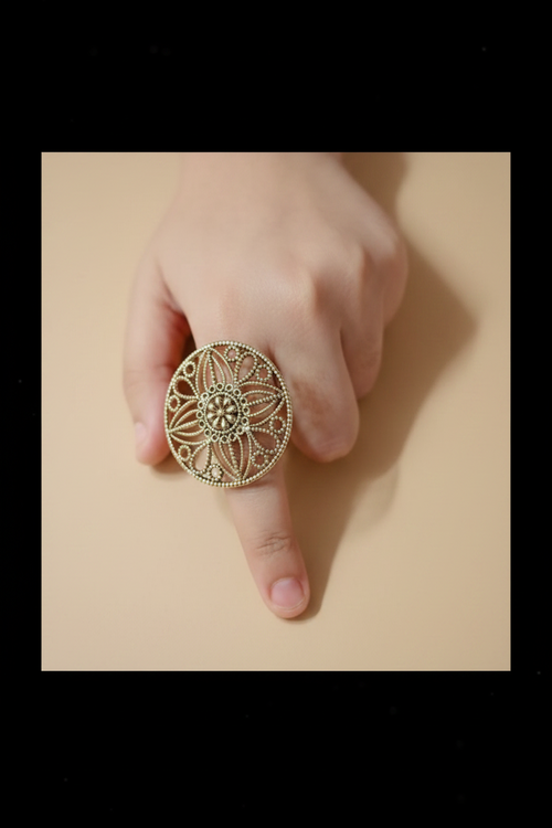 Vintage Floral Statement Ring 🌼✨