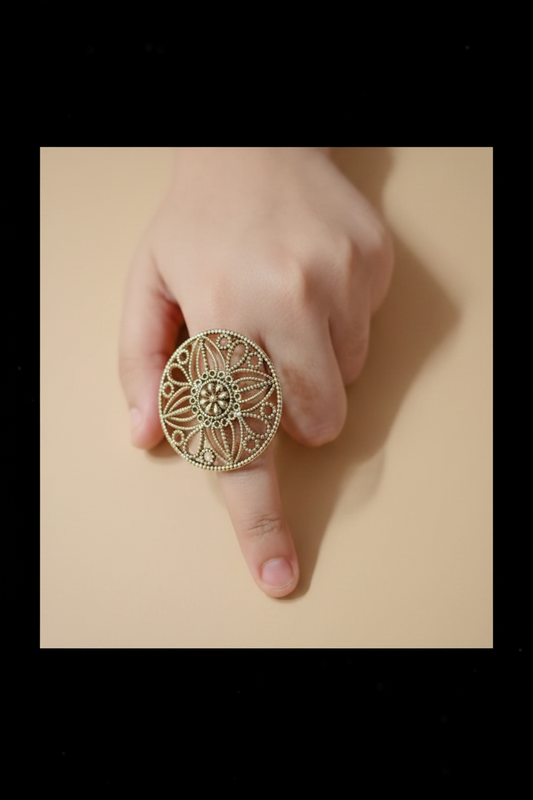 Vintage Floral Statement Ring 🌼✨