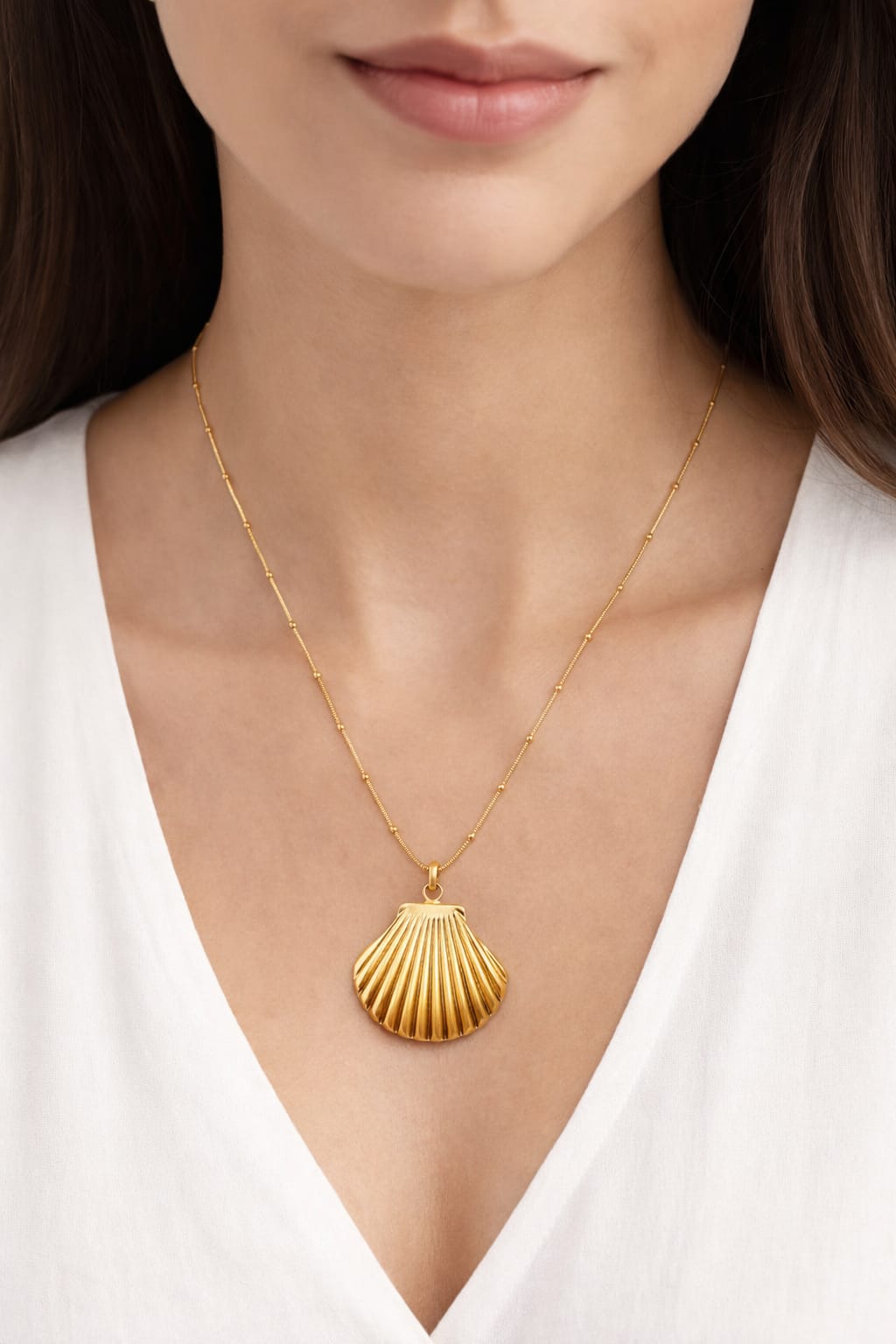 Gold Seashell Pendant Necklace – Ocean-Inspired Jewellery