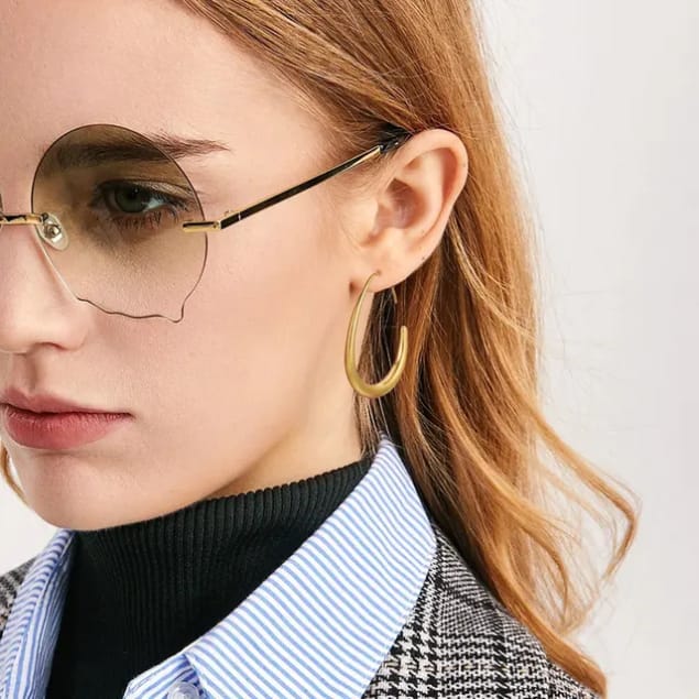 Gold Oval Hoop Earrings – Minimalist Polished Statement Earrings for Women