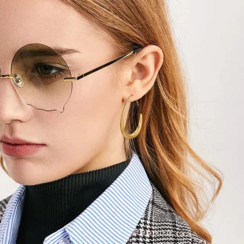 Gold Oval Hoop Earrings – Minimalist Polished Statement Earrings for Women