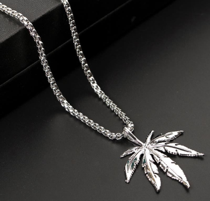 Urban Leaf Pendant Chain Necklace