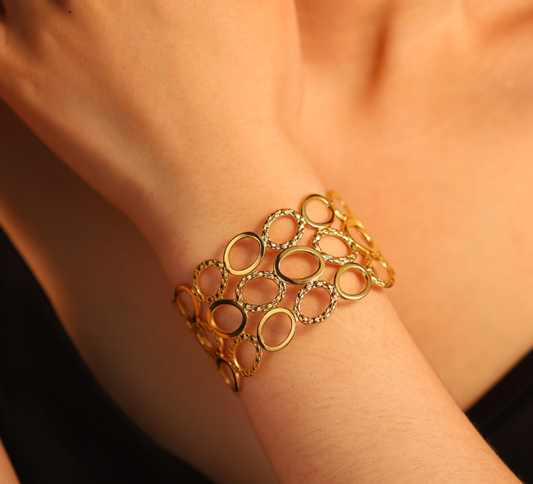 Geometric Circle Link Gold Cuff Bracelet