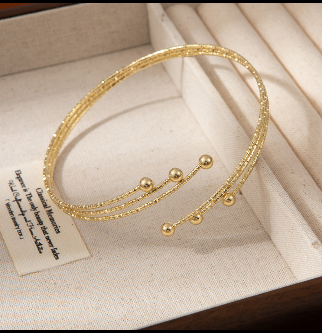 Armlets for girls