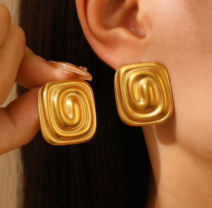 Golden Spiral Statement Studd