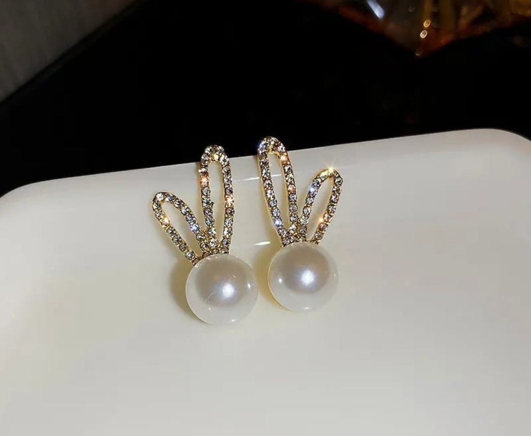 Sparkling Bunny Pearl Stud Earrings