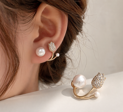 🌷 Elegant Pearl Tulip Ear Cuff Earrings – Chic & Minimal