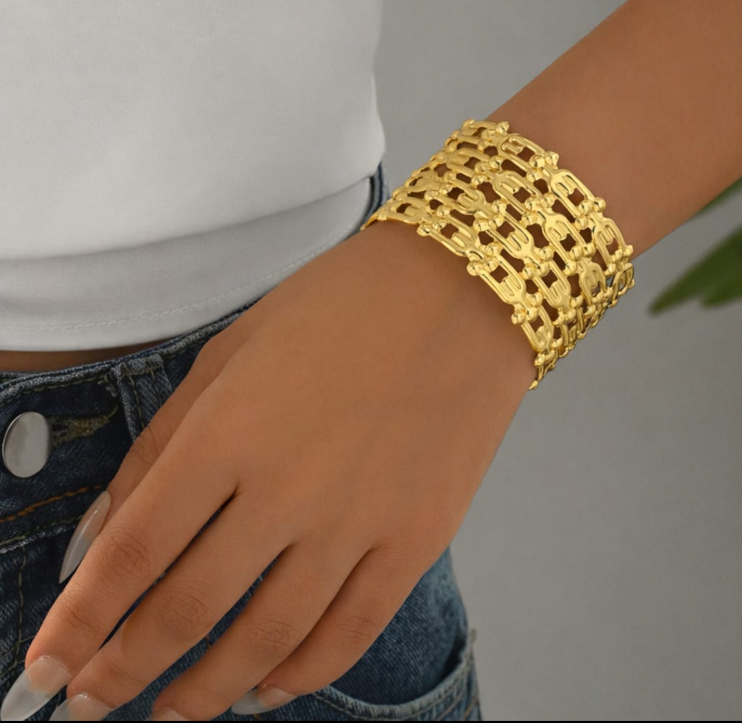 Luxe Chain-Link Gold Cuff