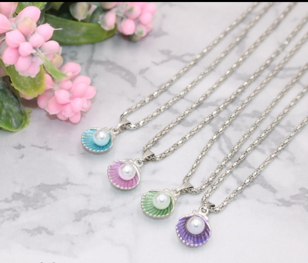 Ocean Shell Pearl Pendant Necklace