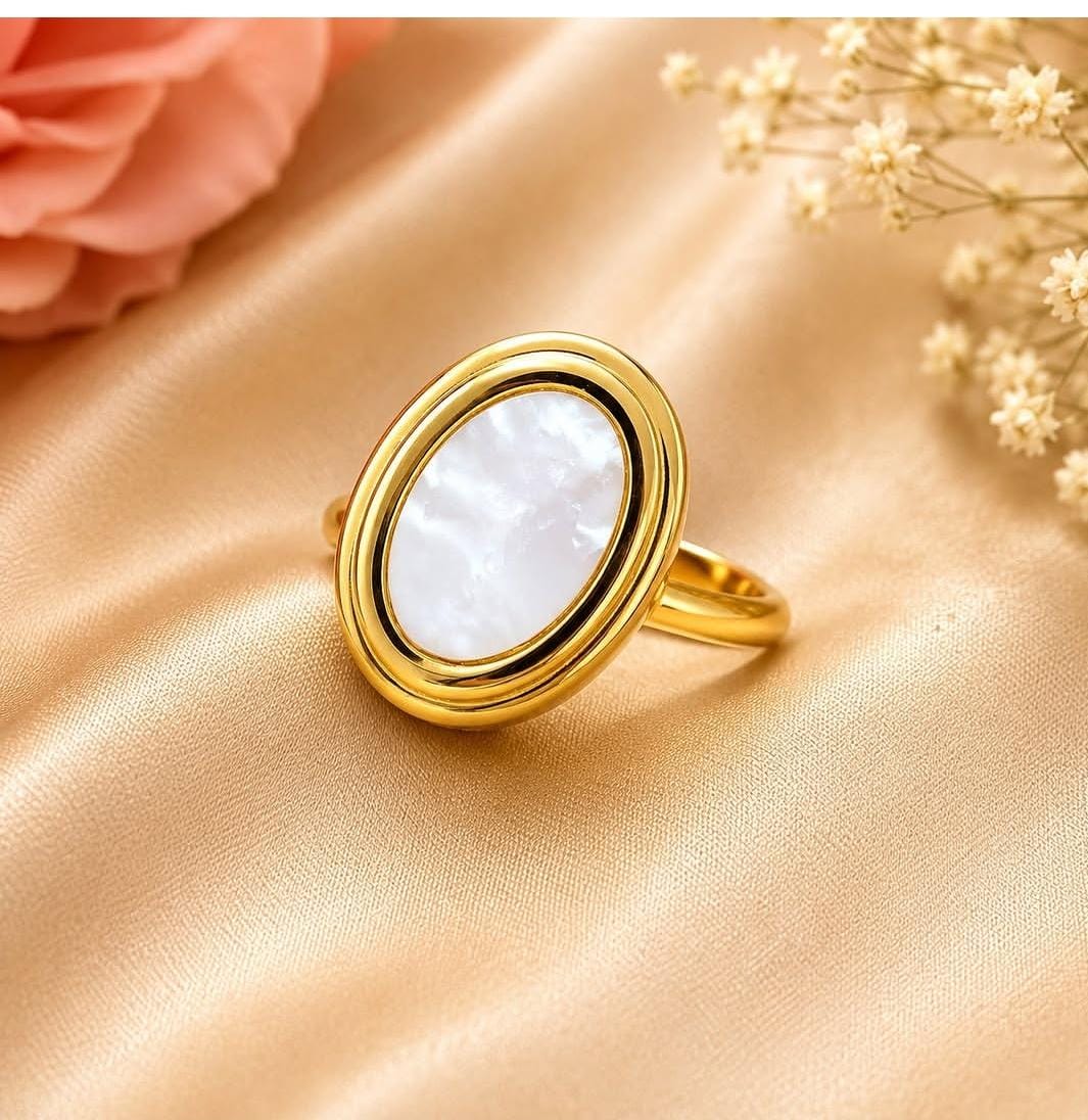 Pearl Oval Statement Ring – Elegant Fashion Ring for Women