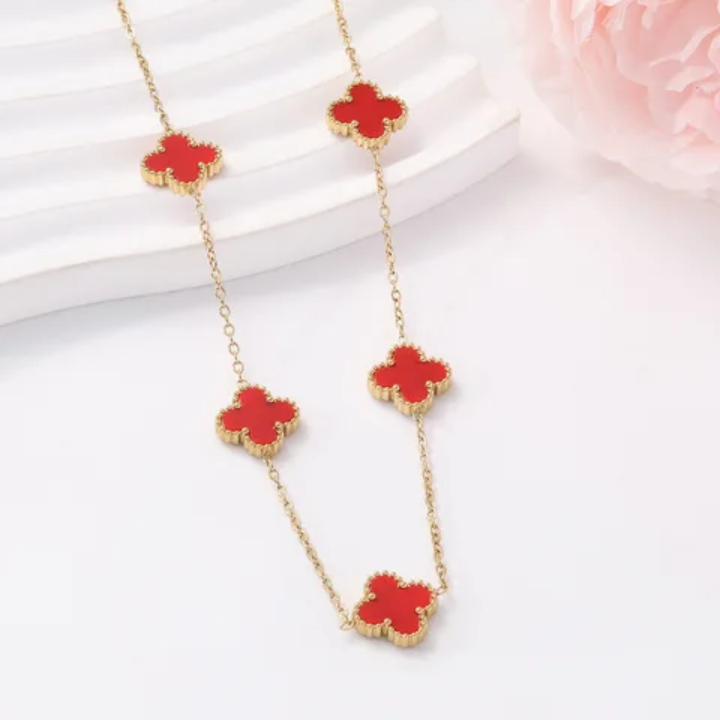 Red Clover Charm Bracelet – Elegant Gold-Tone Floral Link Bracelet for Women