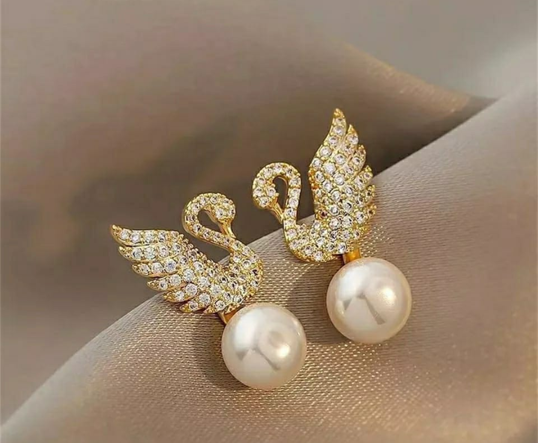 Elegant Swan Pearl Drop Earrings