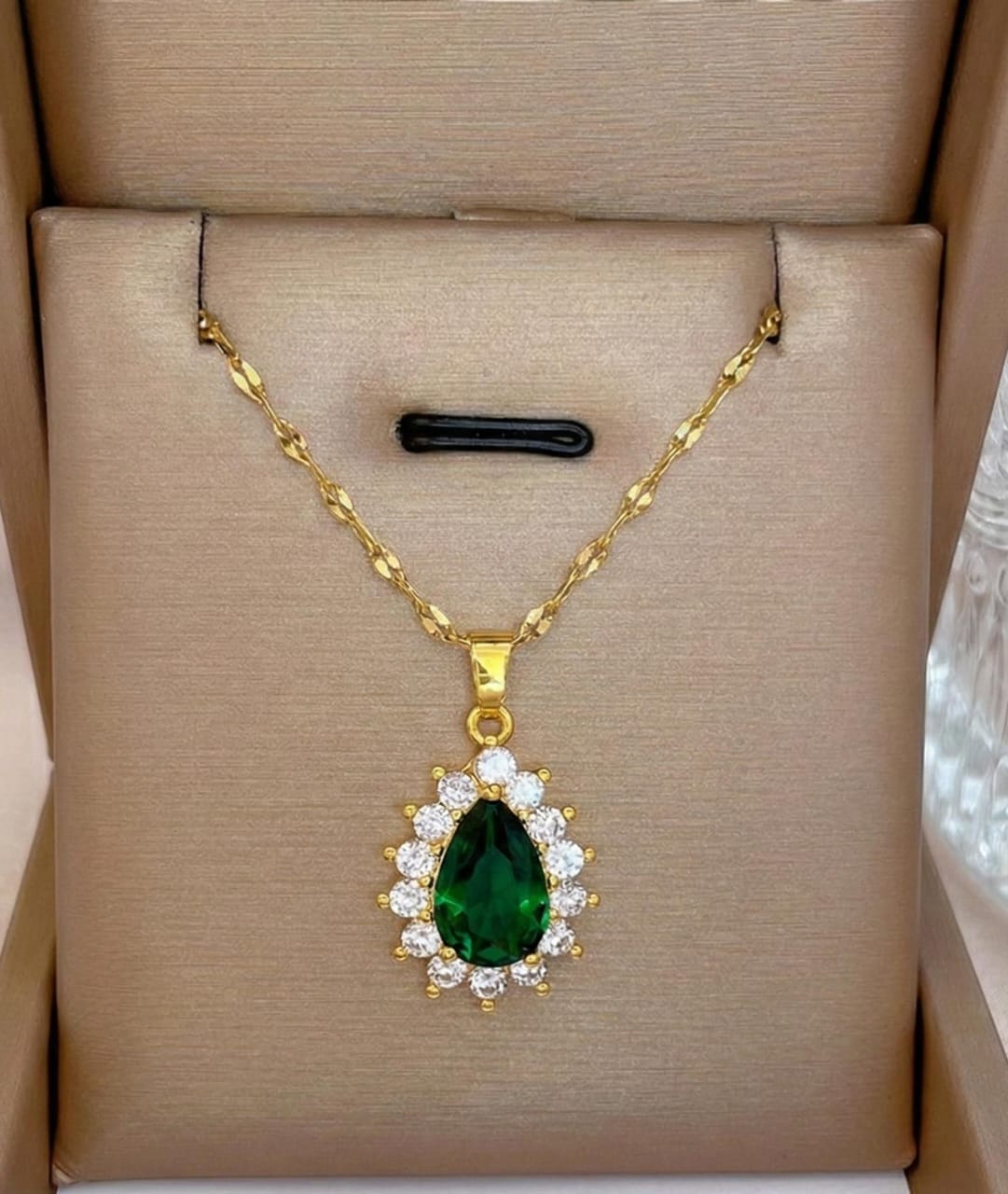 Emerald Green Teardrop Pendant Necklace