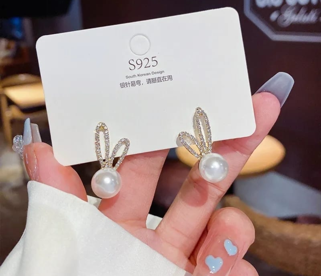 Sparkling Bunny Pearl Stud Earrings