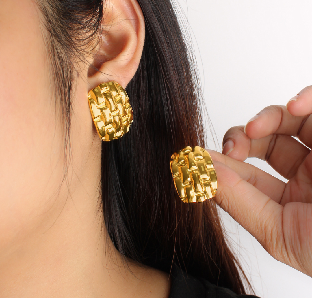 Chain-Link Gold Statement Studs – Modern Power Style