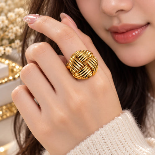 Golden Knot Statement Ring – Elegant Twisted Rope Design Ring for Women