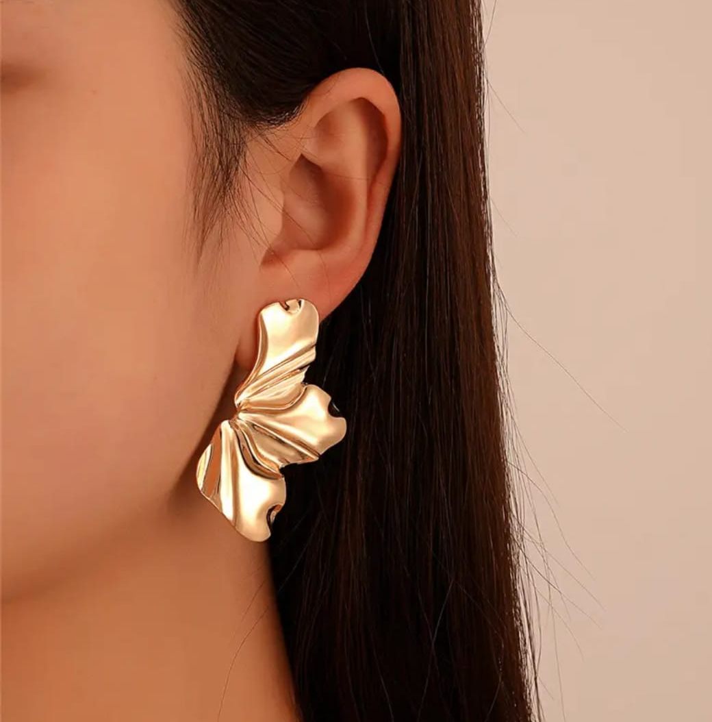 Molten Gold Statement Studd