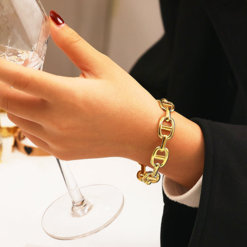 Luxury Gold-Tone Link Cuff Bracelet – Minimalist Statement Piece