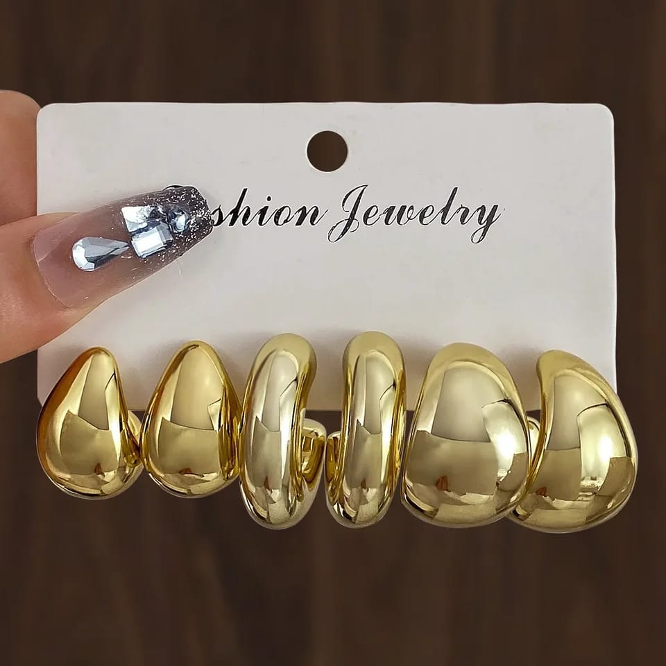 Gold Chunky Hoop Earrings – Polished Statement Huggie Earrings for Women