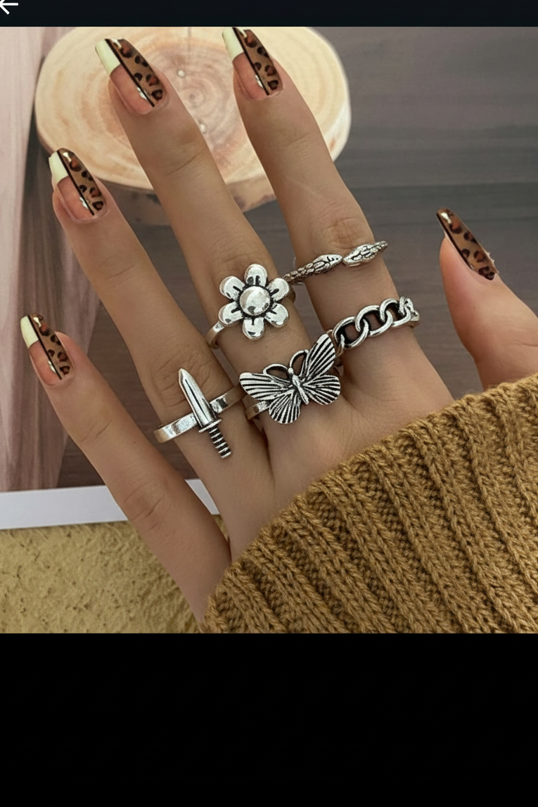 Trendy Vintage Multi-Ring Set 🖤✨