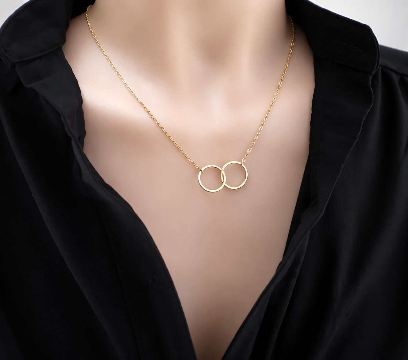 Minimalist Double Circle Pendant Necklace